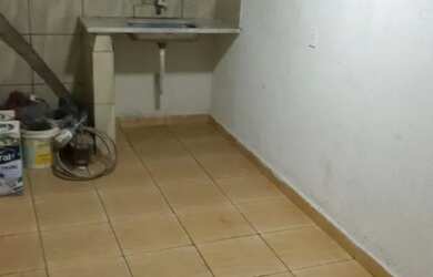 Imagem 4: Aluga se casa de fundo