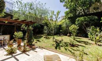 Imagem 2: EXCELENTE CASA COM 5 SUÍTES E 4 VAGAS DE GARAGEM