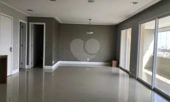 Imagem: Apto com 170m2 rico em armários, 3 suites