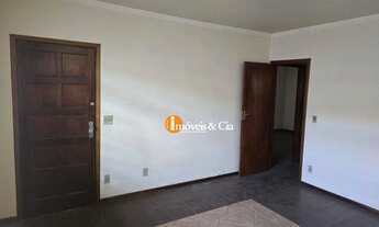 Imagem 2: OPORTUNIDADE EM BRAGANÇA PAULISTA- CASA TÉRREA COM 3 DORMITÓRIOS E EDICULA