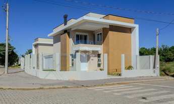 Imagem: Casa de alto padrão, com 4 quartos e duas