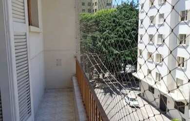 Imagem 3: Apto em predio de 3 andares, sem elevador. Fachada recem reformada, rua tranquila, com fác