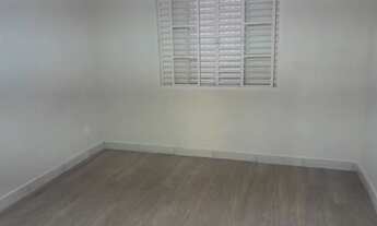 Imagem 4: Aluga-se uma casa com área de comércio no fundo. 3 quartos, sala, cozinha 4 banheiros