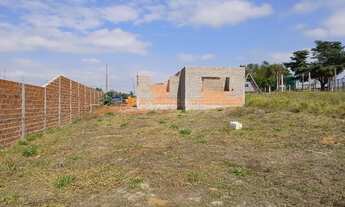 Imagem 2: Terreno com construção na altura de laje