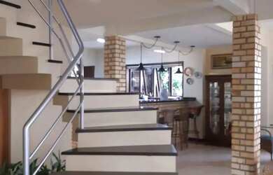 Imagem 4: Lindo sobrado com 4 dormitórios sendo 2 suítes, 2 vagas de garagem em Bombinhas