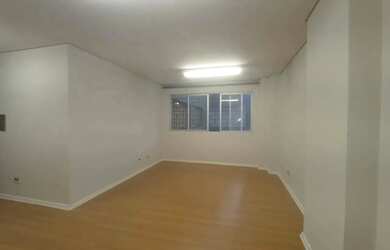 Imagem 6: Conjunto Comercial em rua de referência de Curitiba, Boa Vista