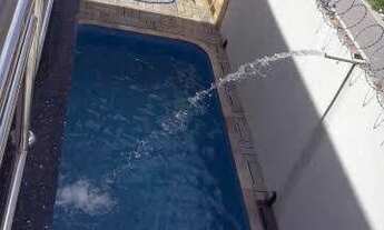 Imagem 4: Belíssima Casa Com Quintal Piscina Churrasqueira e 5 Suítes