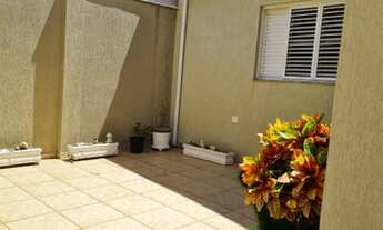 Imagem 4: Casa com ampla área de lazer