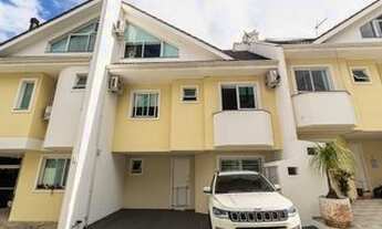 Imagem 2: Sobrado triplex condomínio, 128m², 3 Quartos, 1 Suíte, 2 Vagas, Jardim das Américas, Espaç