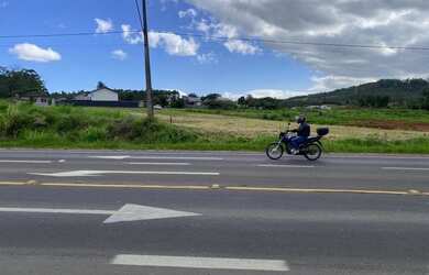 Imagem 5: Terreno em frente a ufo way