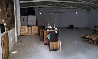 Imagem 3: Ótimo Salão para Locação no Piso Superior