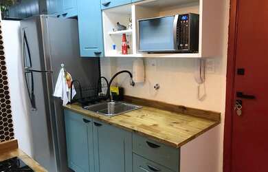 Imagem 3: Maravilhoso Studio/Kit PORTEIRA FECHADA vista lateral da praia em Santos entre canais 4 e