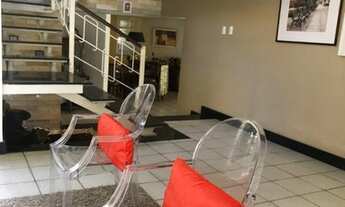 Imagem 5: Casa a venda em Vilas do Atlântico, alto padrão, 4/4 com suíte closet, área verde, 2 vagas