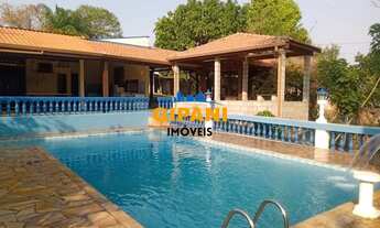 Imagem: Linda Chácara à Venda com Piscina em Bairro