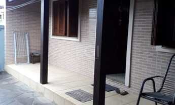 Imagem 2: Porto Alegre - Casa Padrão - Hípica