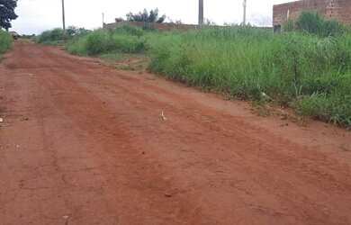 Imagem 3: Lote no setor rosa dos ventos aparecida 360m² água energia, tem uma lateral murado