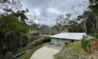 Imagem: Linda casa para venda ao meio à natureza