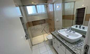 Imagem 3: Casa de condomínio sobrado para venda tem 369 metros quadrados com 4 quartos