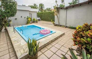 Imagem 2: Porto Alegre - Casa Padrão - Tristeza