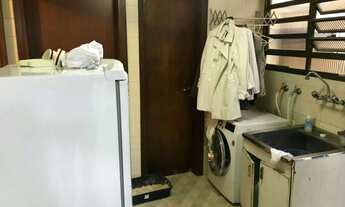 Imagem 3: Sobrado lindo Jd. Cordeiro Sto Amaro. 3 Suítes, 3 Garagens e piscina,adega local extritame