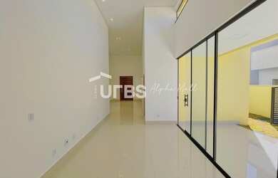 Imagem 5: Casa de condomínio térrea para venda possui 240 metros quadrados com 3 quartos