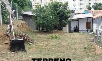 Imagem 4: Terreno de 690 m² com Galpão, Salas Comercias, Casa & Kit-net no Bairro Coloninha