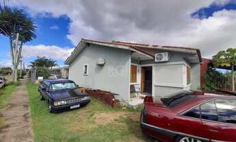 Imagem 2: Porto Alegre - Casa Padrão - Hípica