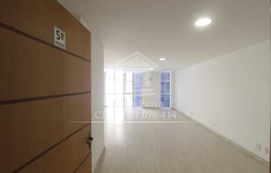 Imagem 2: Centro Rua México Salas Comerciais Disponíveis Uma sala por andar podendo alugar mai