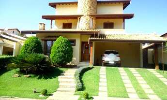 Imagem: Ampla casa com 3 dormitórios Condomínio