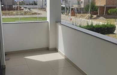 Imagem 2: Casa para venda tem 300 metros quadrados com 5 quartos