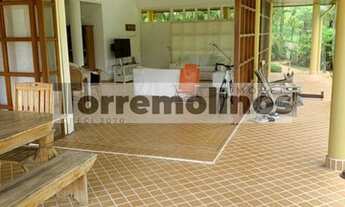 Imagem 6: Casa reformada em condomínio exclusivo da Praia da Baleia com 7 suítes e 363m² de área con