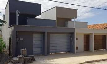 Imagem: Casa de vila térrea para venda possui 115