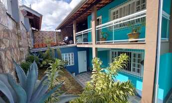 Imagem 2: Casa a venda com 298m², 4 Quartos e amplo quintal