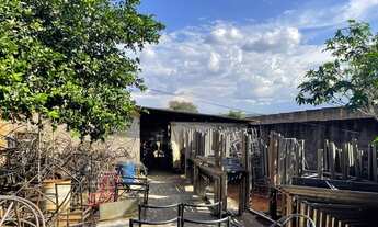 Imagem 3: Lote com barracão Conjunto Vera Cruz - Goiânia - GO em frente a maternidade