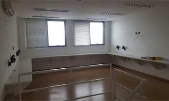 Imagem 2: Centro comercial para aluguel e venda com 70 metros quadrados com 1 quarto