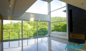 Imagem 7: Casa Seminova com Elevador - 4 Suítes - 2 Piscinas Aquecidas- Oportunidade!