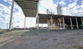 Imagem 3: Galpão PRONTO com 12 docas, pé dir. 7 mts, para locação com 3200m² de área construída, pá