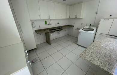 Imagem 7: Casa de condomínio para aluguel tem 600 metros quadrados com 6 quartos