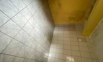 Imagem 2: Cs com um quarto e banheiro no baeta Neves