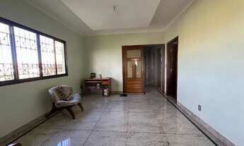 Imagem: Casa á venda de 920 m2 com 4 quartos em