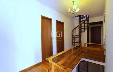 Imagem 2: Casa para Venda - 185.29m², 4 dormitórios, sendo 2 suites, Teresópolis