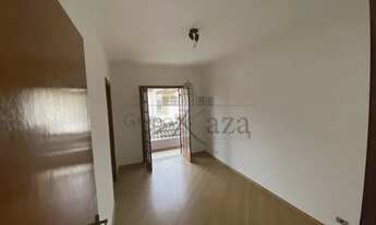 Imagem 3: Casa Sobrado - Residencial De Ville - 5 Dormitórios - 220m²