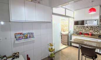 Imagem: Casa geminada à venda, 2 quartos, 1 vaga