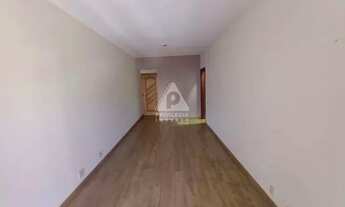 Imagem 4: Excelente apartamento de 02 quartos com varanda ampla, vista livre e sol da manhã