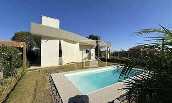 Imagem 3: Casa Térrea à venda com Vista para o Lago no Condomínio Lago Dourado Jacareí/SP