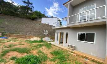 Imagem: Casa novíssima em condomínio à venda