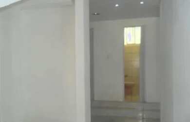 Imagem 6: Centro comercial localização privilegiada com 9 lojas novas, media de 70m² cada, locação p