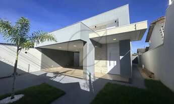 Imagem 2: VENDE-SE CASA COM TRÊS QUARTOS NA 1503 SUL