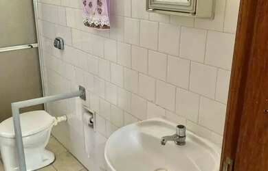 Imagem 6: Apto de 02 dorm no Passo da Areia, de fundos, sol da manhã, 01 lance de escada