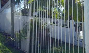 Imagem 4: Vende-se 5 grades cada uma mede 2 ×380.....preço de cada uma 750grades de ferro grosso